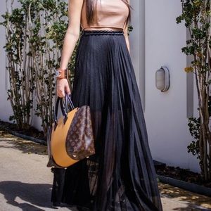 BCBGMAXAZRIA BLACK PLEATED MAXI SKIRT